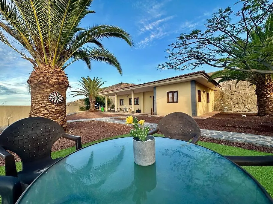 Jacuzzi Oasis: Space & Comfort Icod De Los Vinos